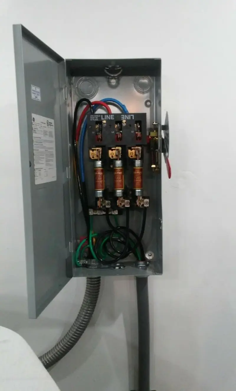 Three-phase disconnect switch installed for Electrical Wiring & Rewiring in Cozad
